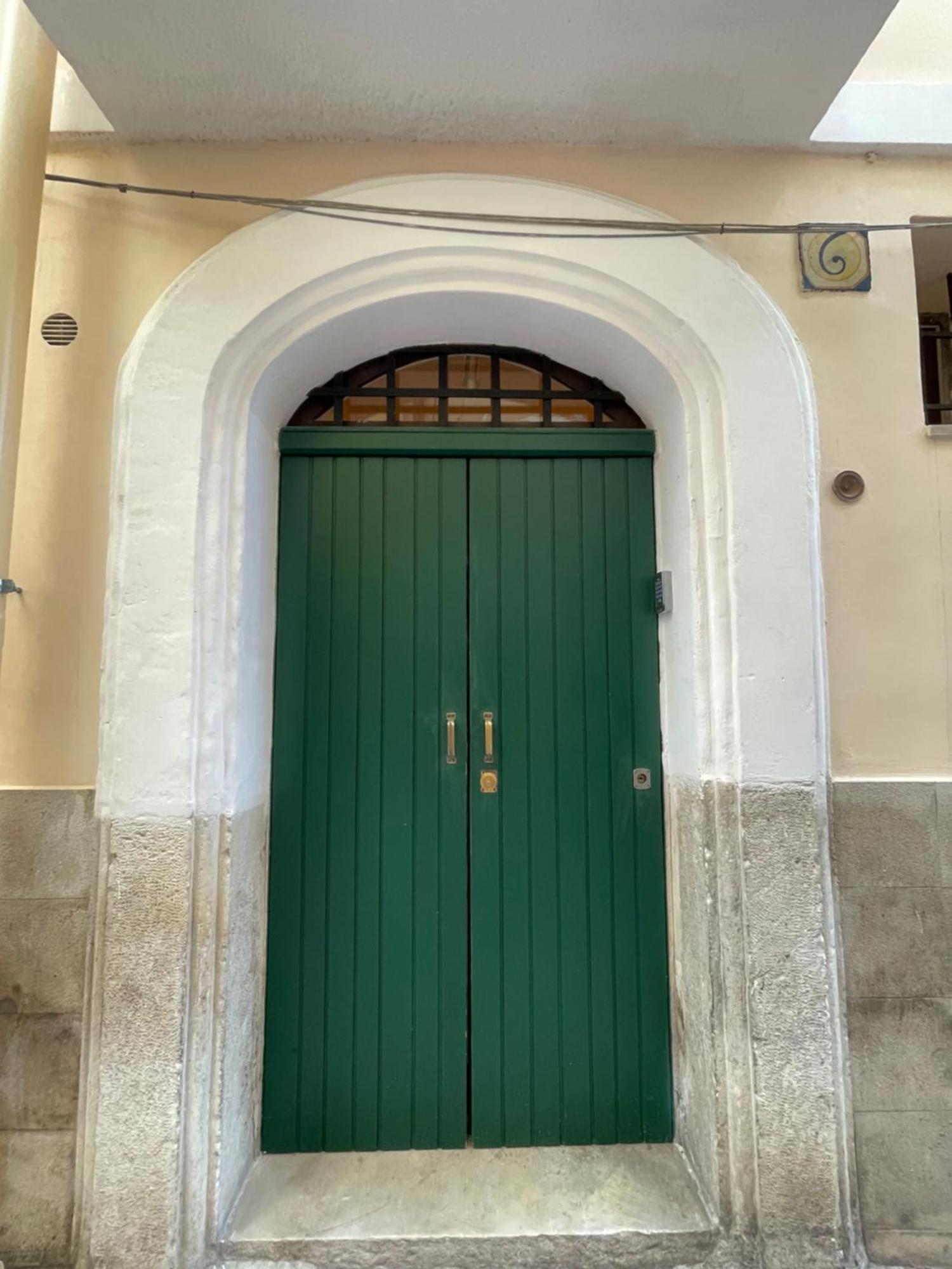 Il Serafino Holiday Suites Бари Экстерьер фото